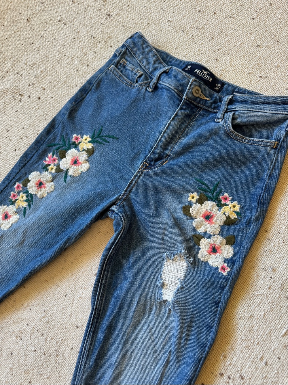 Hollister Women’s 1R W25 L26 High Rise Super Skinny Crop Floral Denim